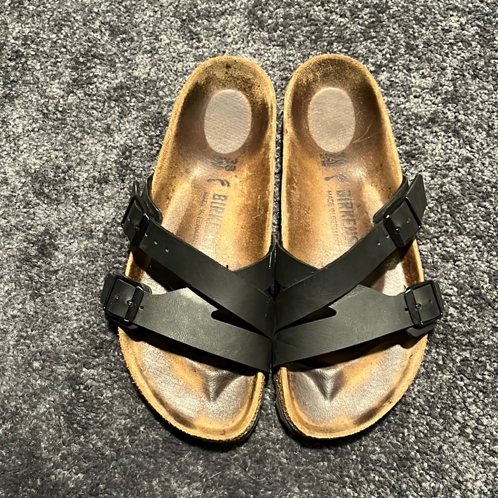 Birkenstock Yao sandal black.